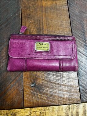 Gorgeous Vintage Fossil Genuine Leather Wallet in lovely pink color